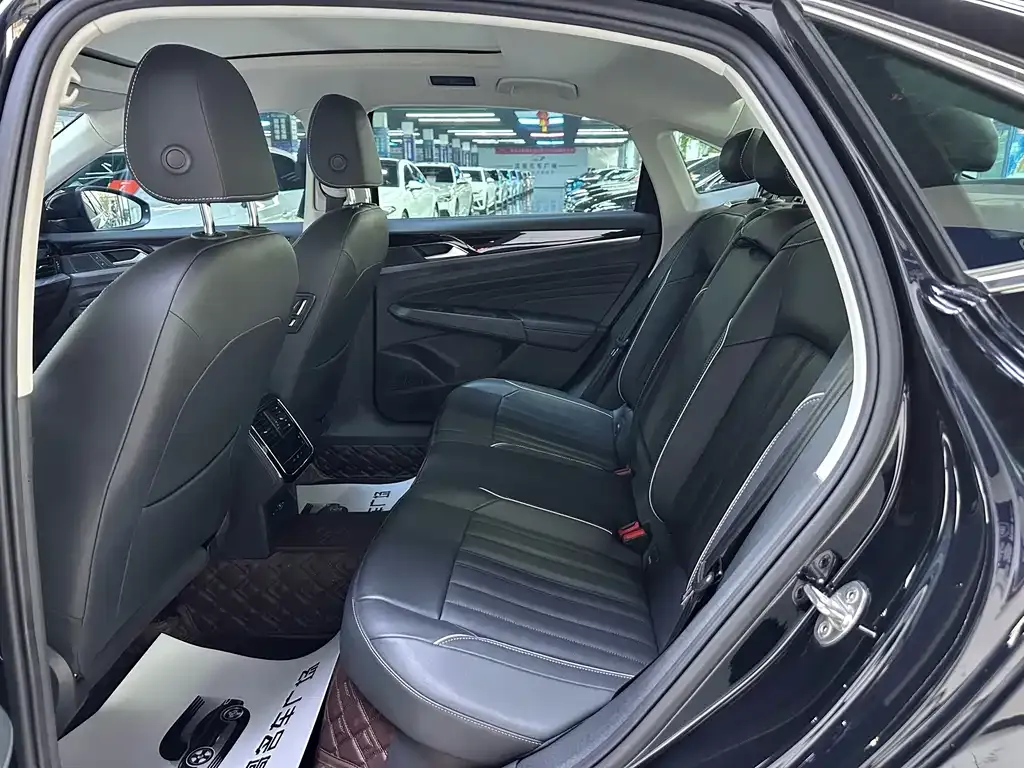 Volkswagen Passat — фото 3