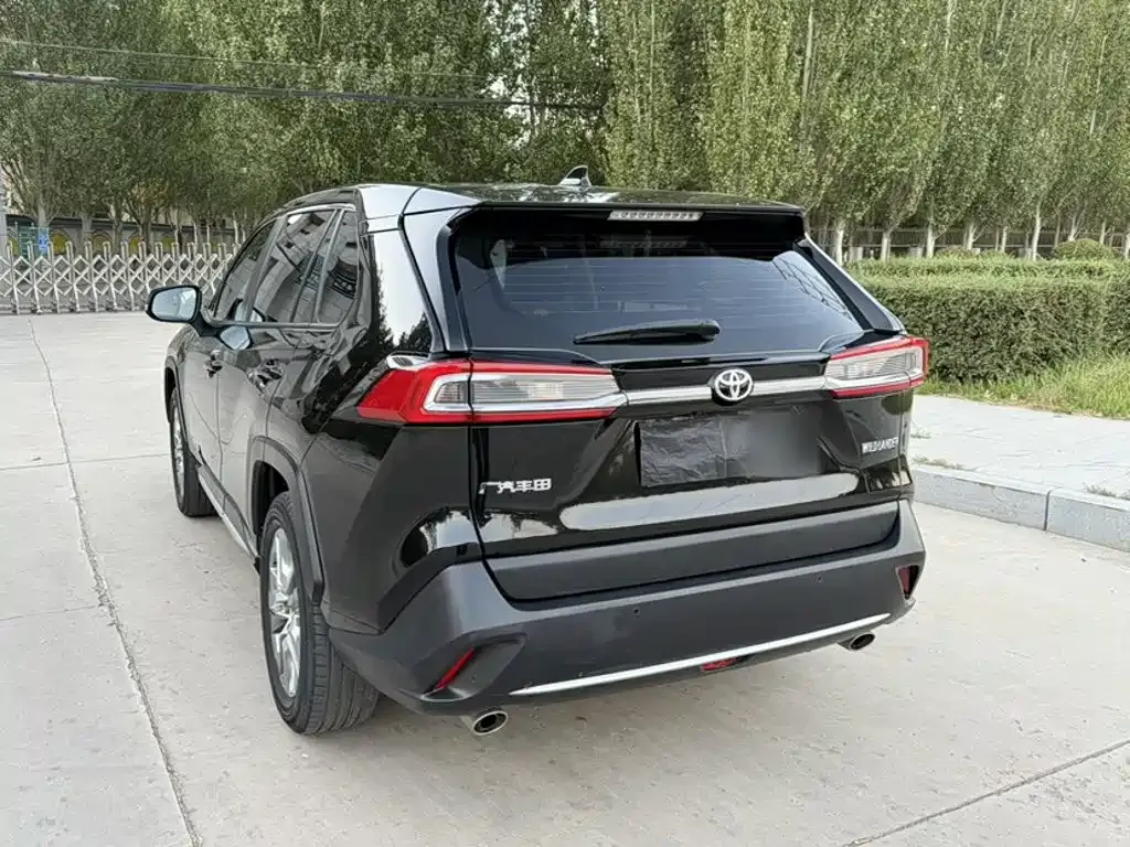 Toyota Wildlander — фото 10