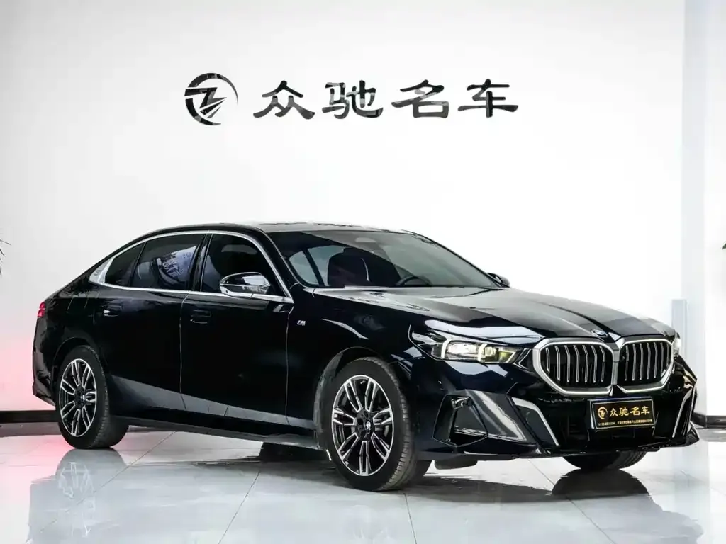 BMW 5 Series — фото 4