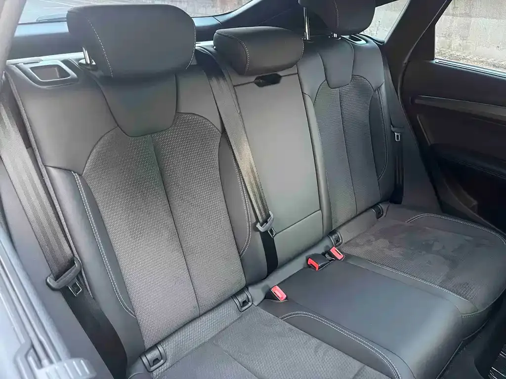 Audi Q5L Sportback — фото 9