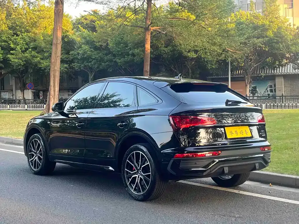 Audi Q5L Sportback — фото 8