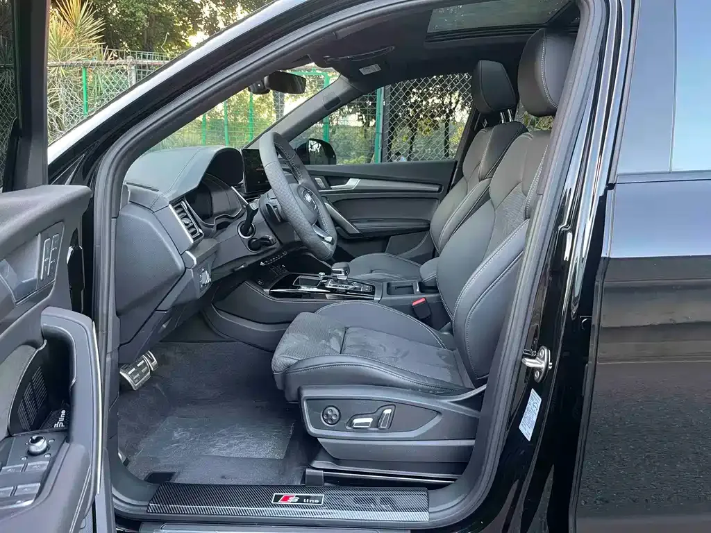 Audi Q5L Sportback — фото 3