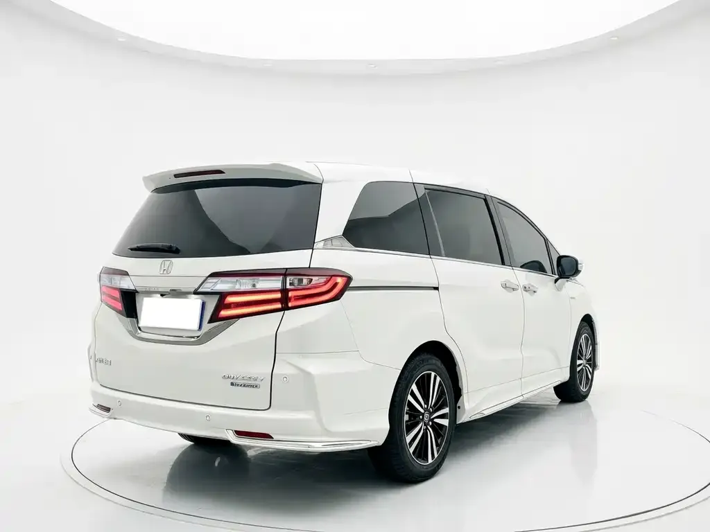 Honda Odyssey — фото 9