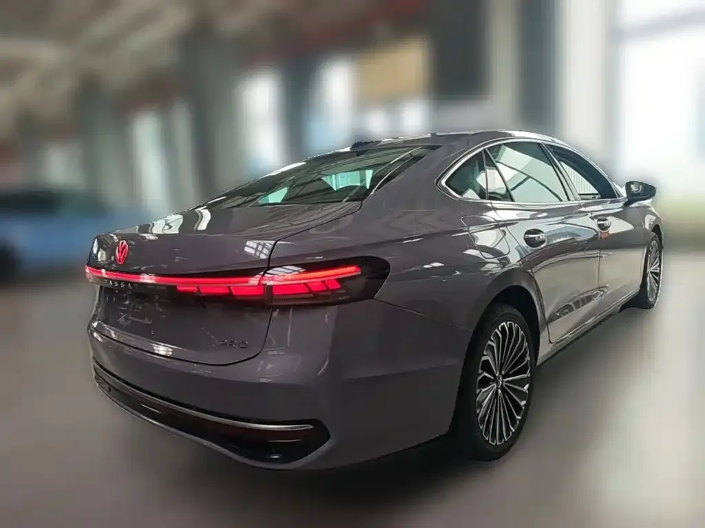 Volkswagen Passat — фото 10