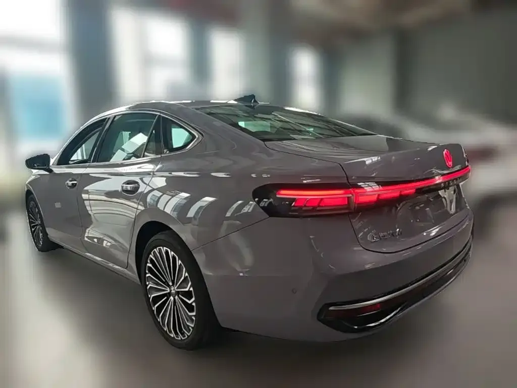 Volkswagen Passat — фото 9