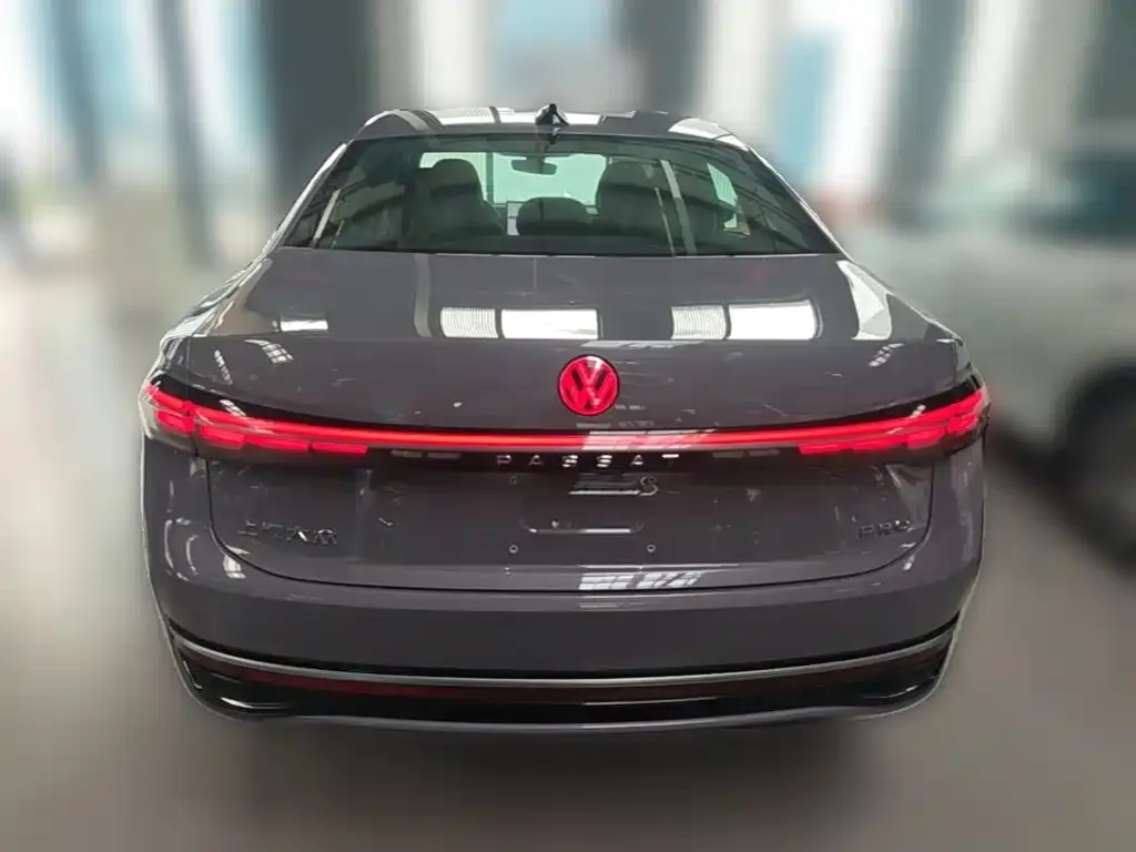 Volkswagen Passat — фото 8