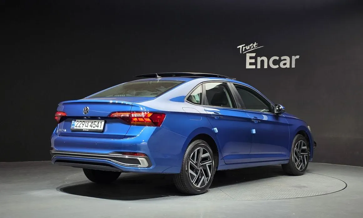 Volkswagen Jetta — фото 7