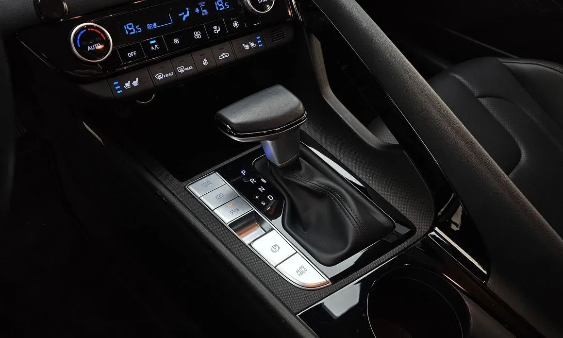 Hyundai AVANTE — фото 3