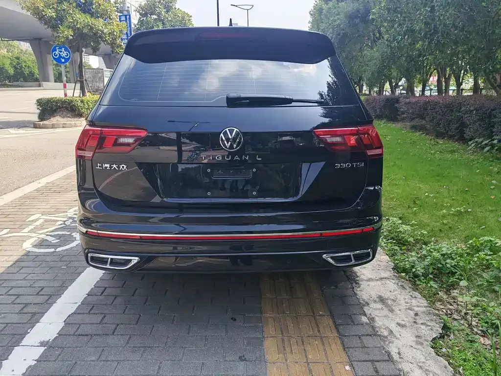 Volkswagen Tiguan L — фото 9