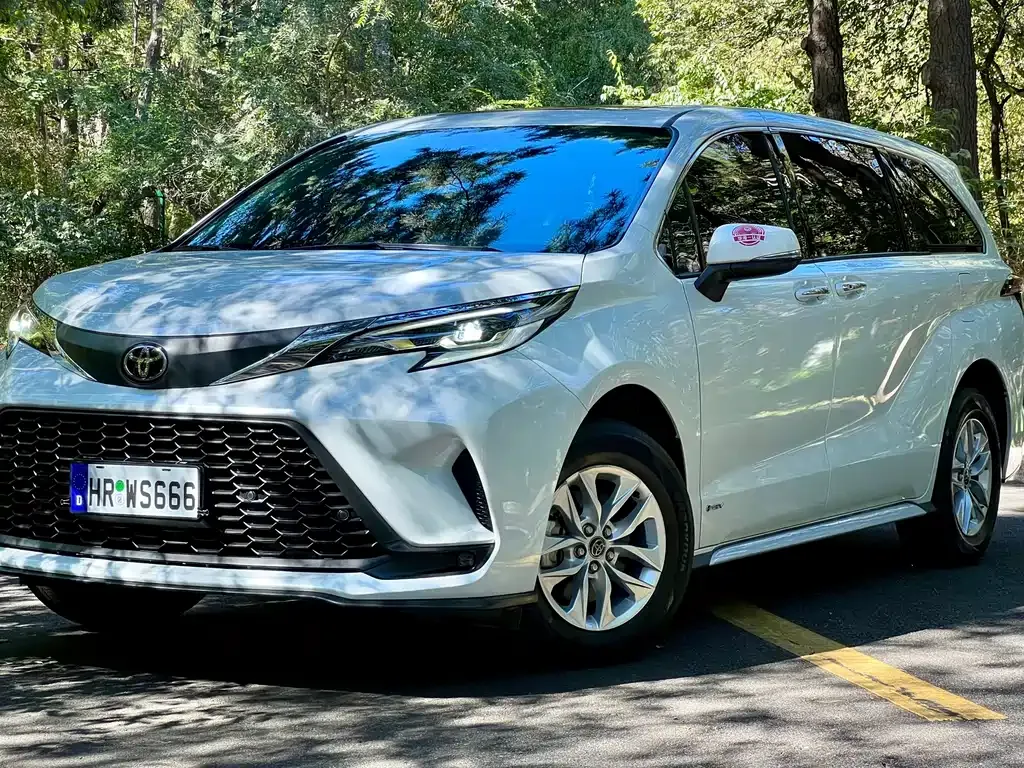 Toyota Granvia — фото 8