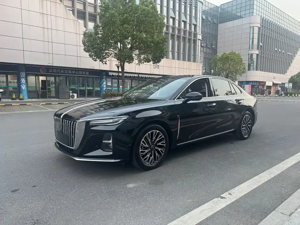Hongqi H5 — фото 1