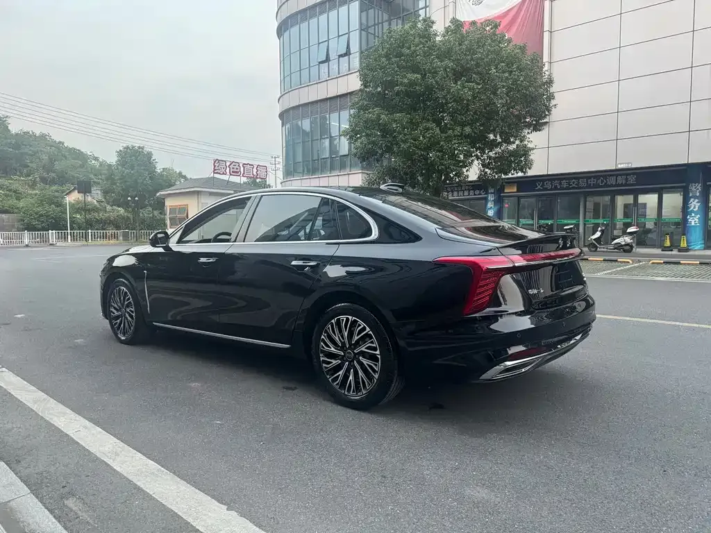 Hongqi H5 — фото 4