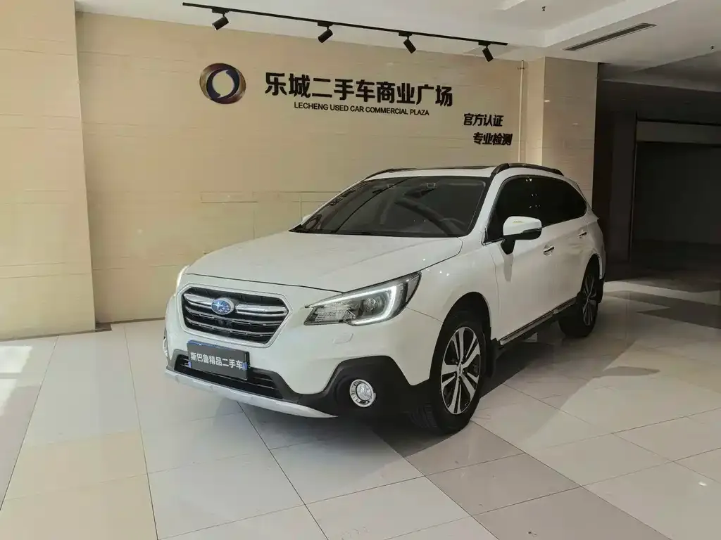 Subaru Outback — фото 1
