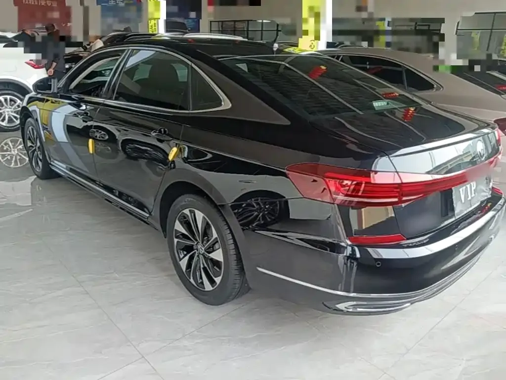 Volkswagen Passat — фото 7