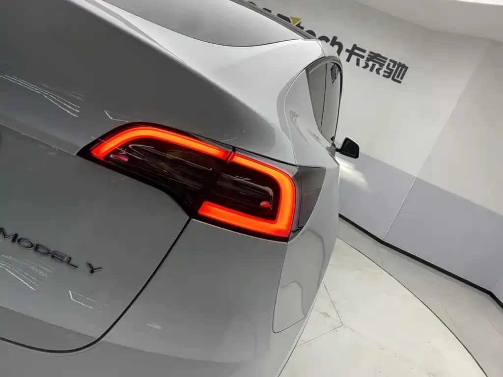 Tesla Model Y — фото 2