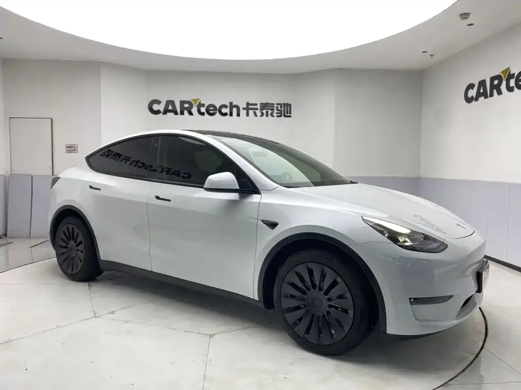 Tesla Model Y — фото 4