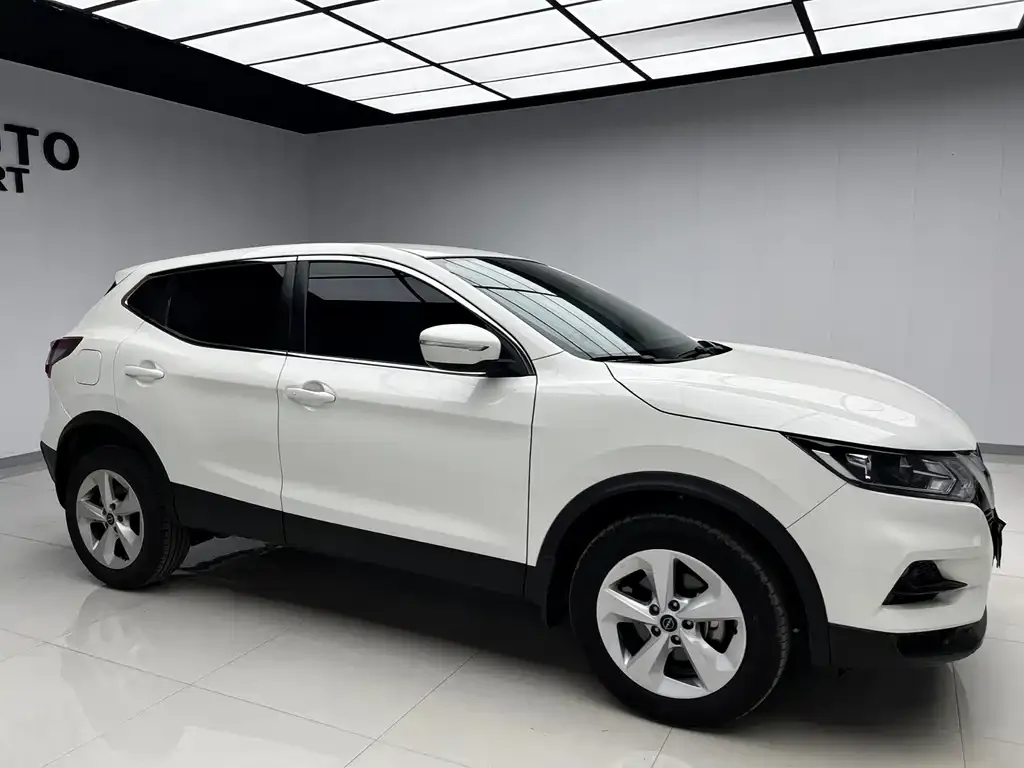 Nissan Qashqai — фото 9