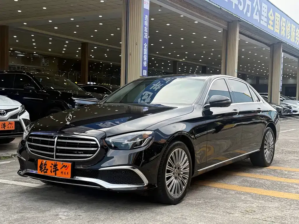 Mercedes-Benz E-Class — фото 1