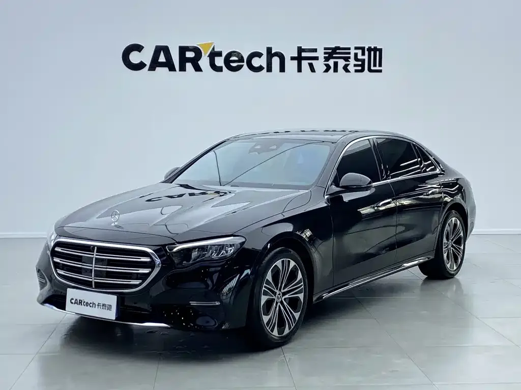 Mercedes-Benz E-Class — фото 1