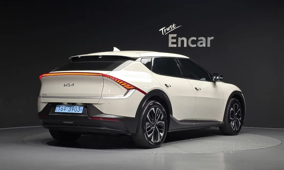 Kia EV6 — фото 8