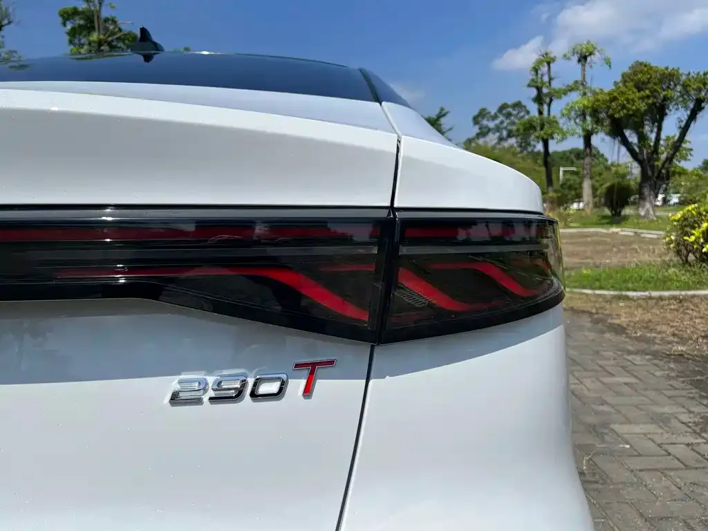 Chery Arrizo 8 PRO — фото 4
