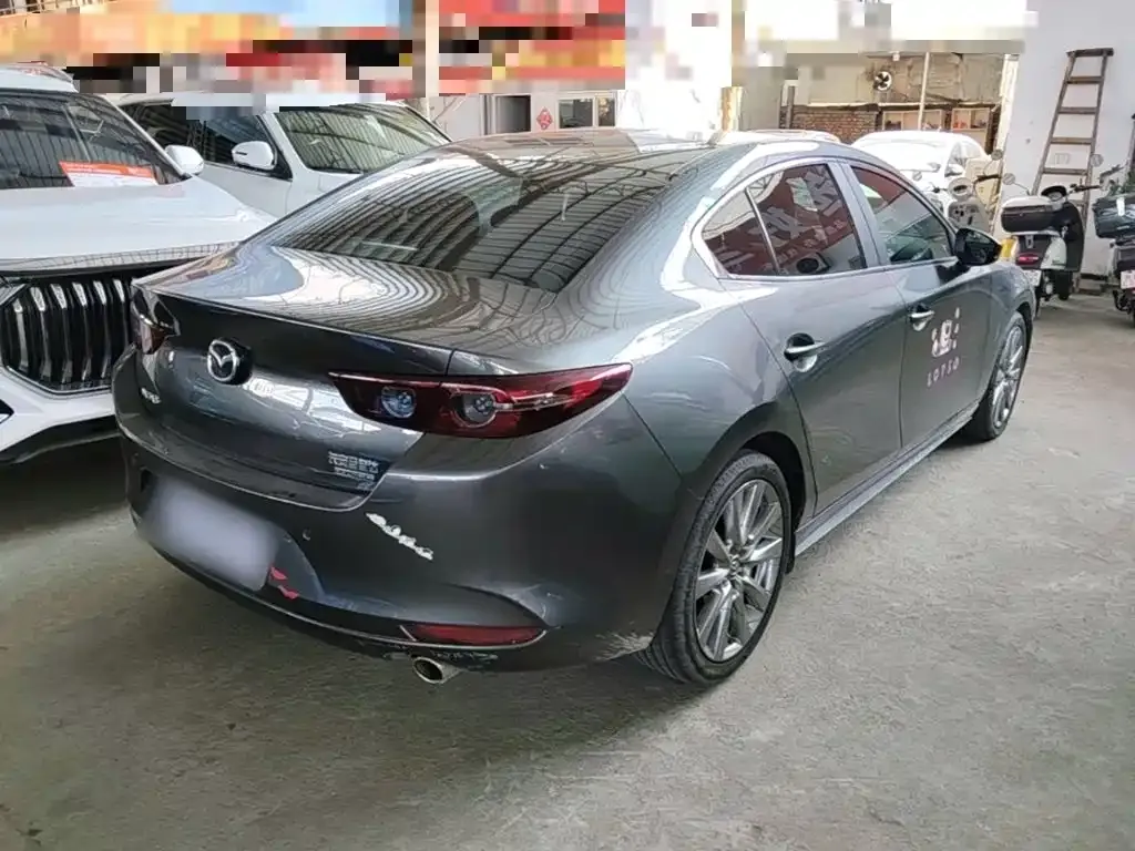 Mazda 3 Axela — фото 4