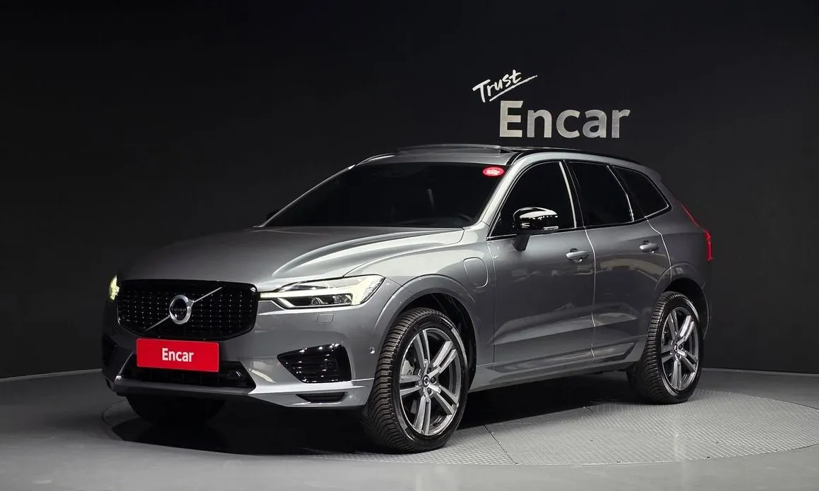 Volvo XC60 — фото 1