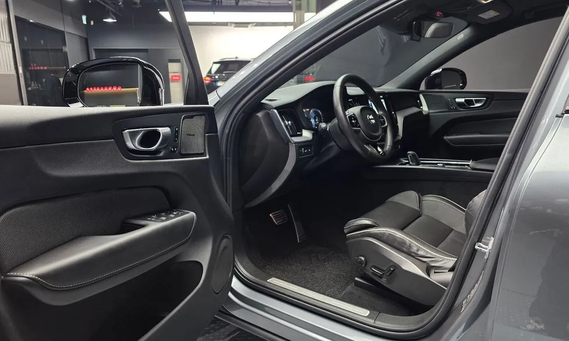 Volvo XC60 — фото 10