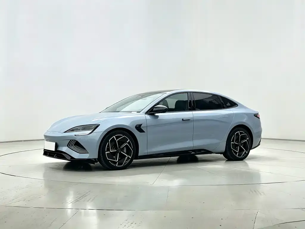 BYD Seal — фото 1