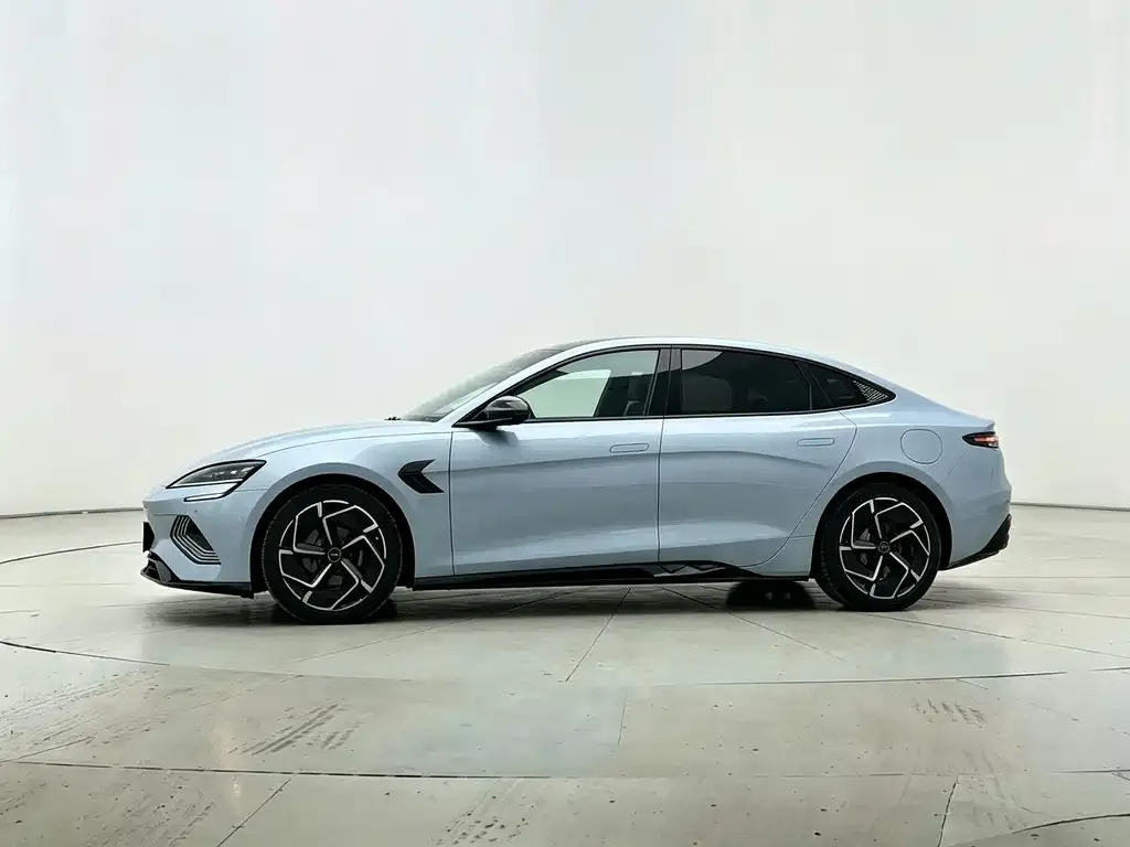 BYD Seal — фото 2