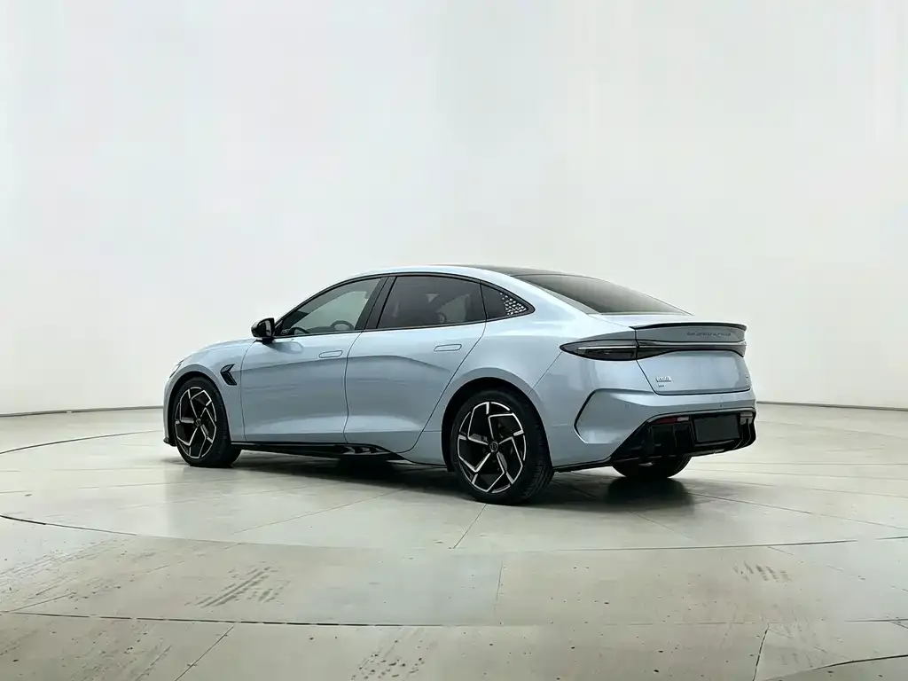 BYD Seal — фото 3
