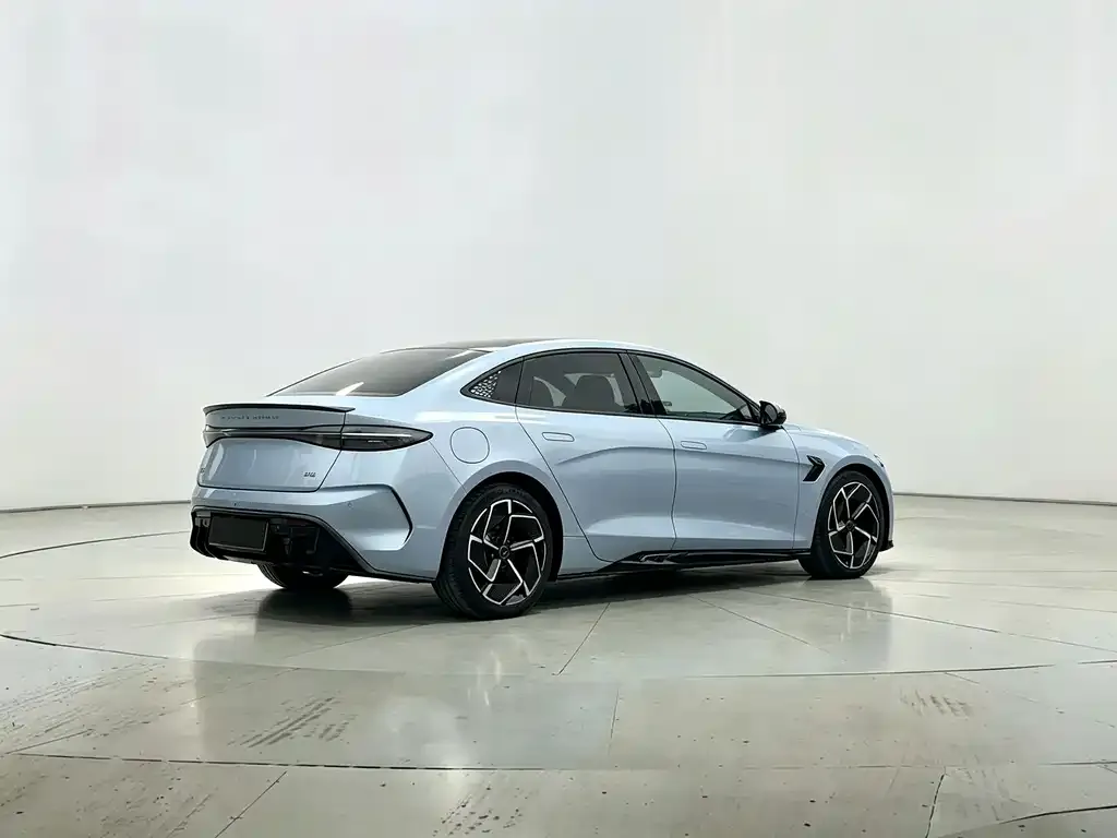 BYD Seal — фото 4