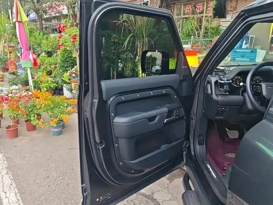 Land Rover Defender — фото 10