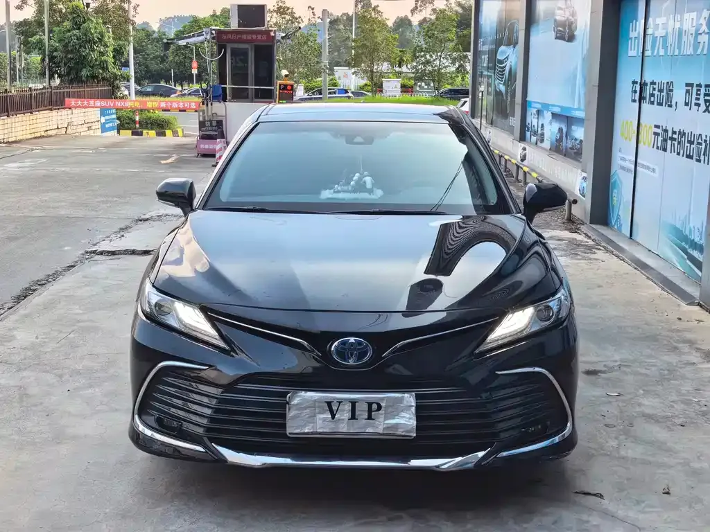 Toyota Camry — фото 7