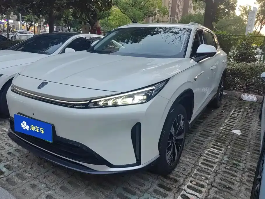 Roewe D5X DMH — фото 1