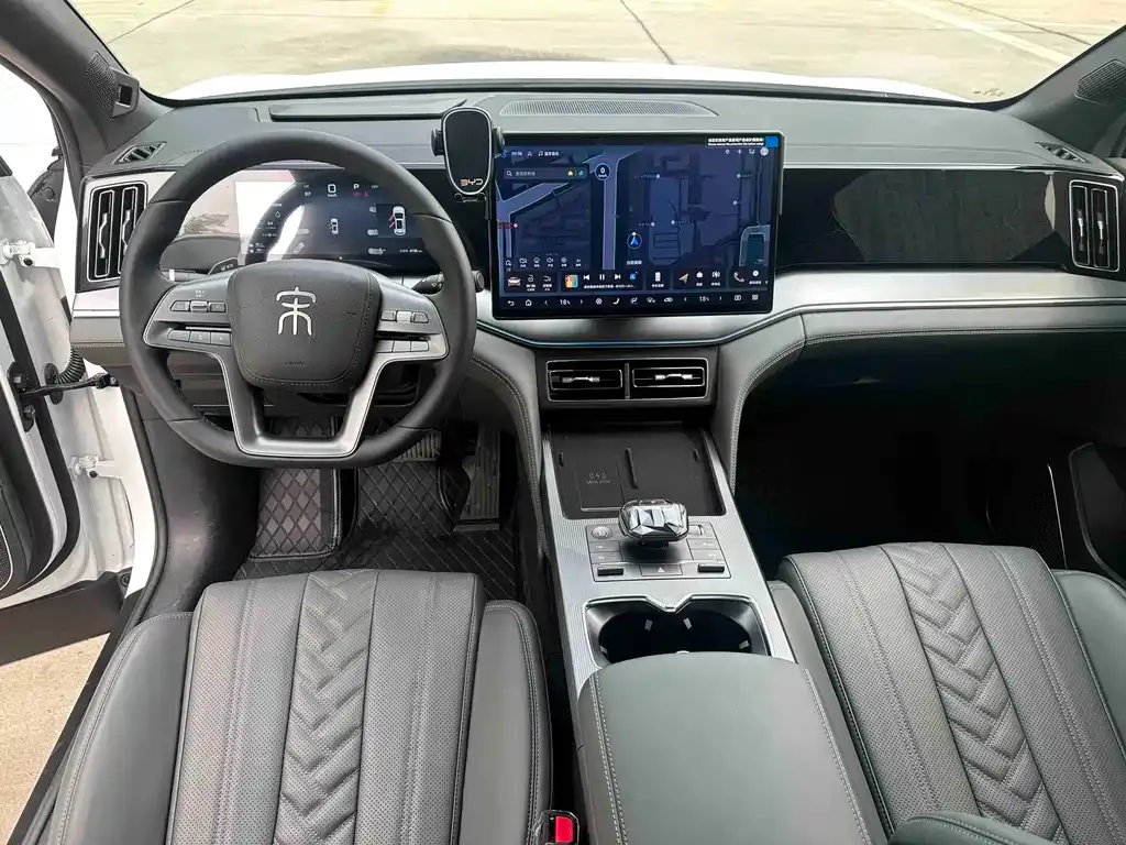 BYD L DM-i — фото 2