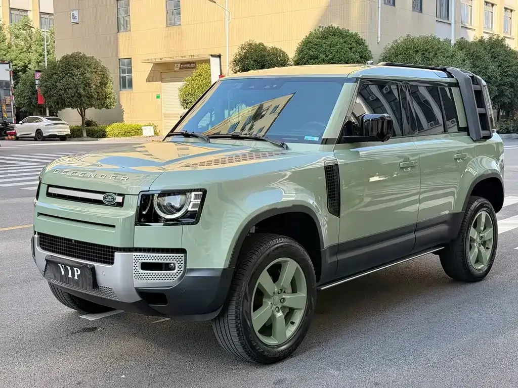 Land Rover Defender — фото 1