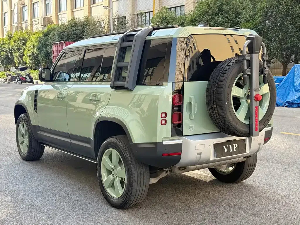 Land Rover Defender — фото 6