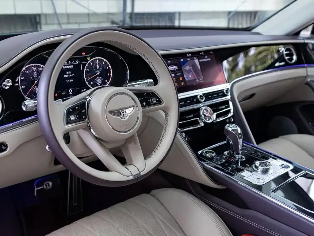 Bentley Flying Spur — фото 4