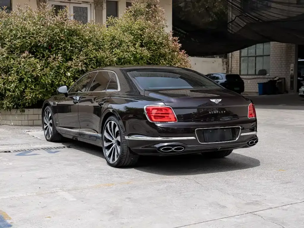 Bentley Flying Spur — фото 8