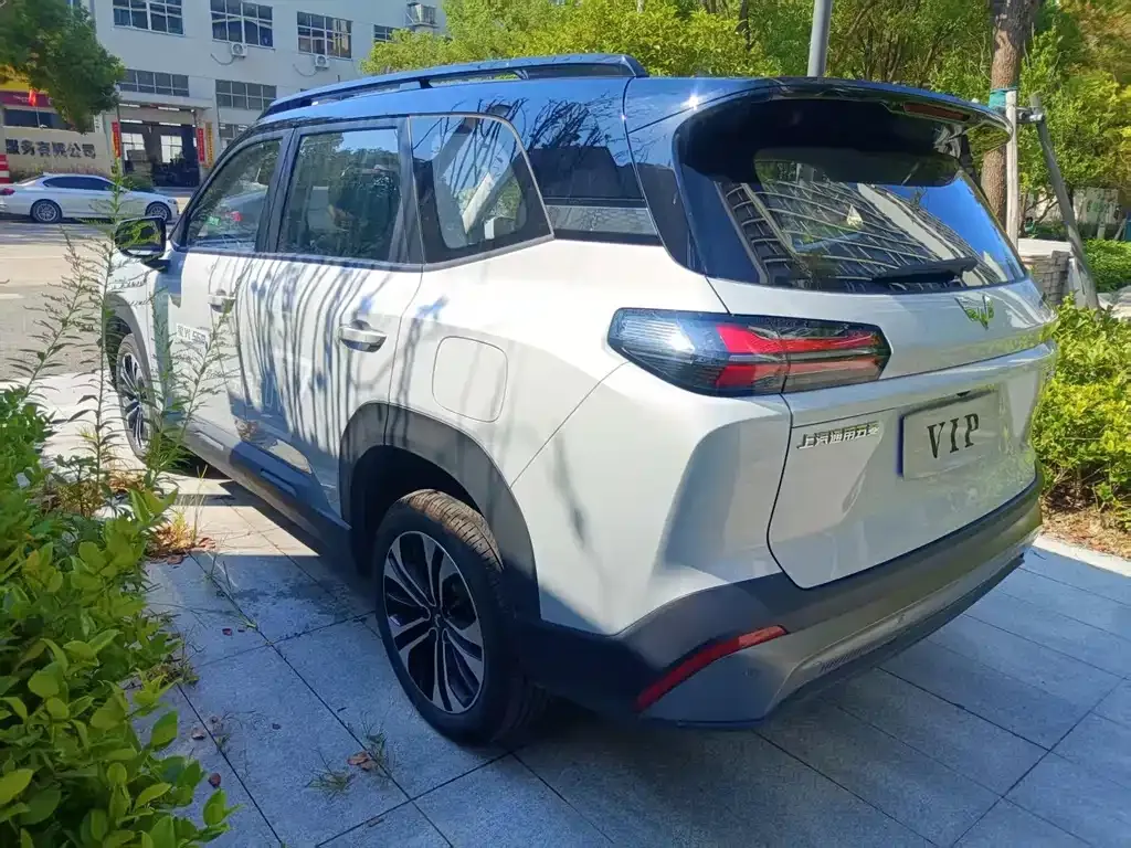 Wuling Xingguang 560 New Energy — фото 2