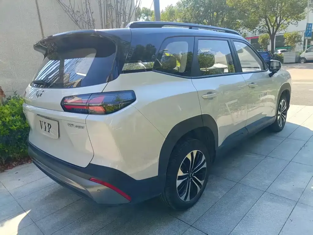 Wuling Xingguang 560 New Energy — фото 6