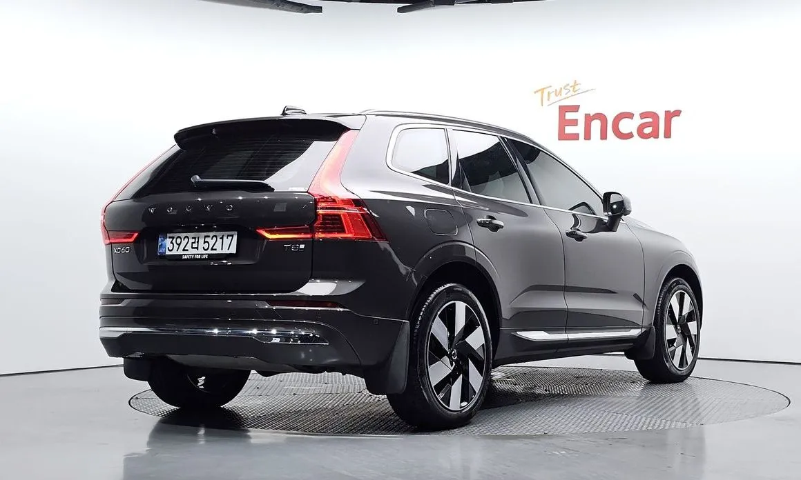 Volvo XC60 — фото 2