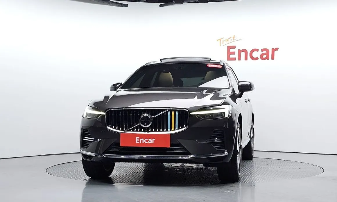Volvo XC60 — фото 9