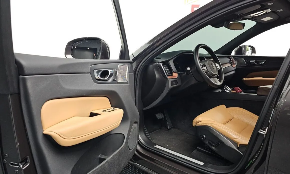 Volvo XC60 — фото 4