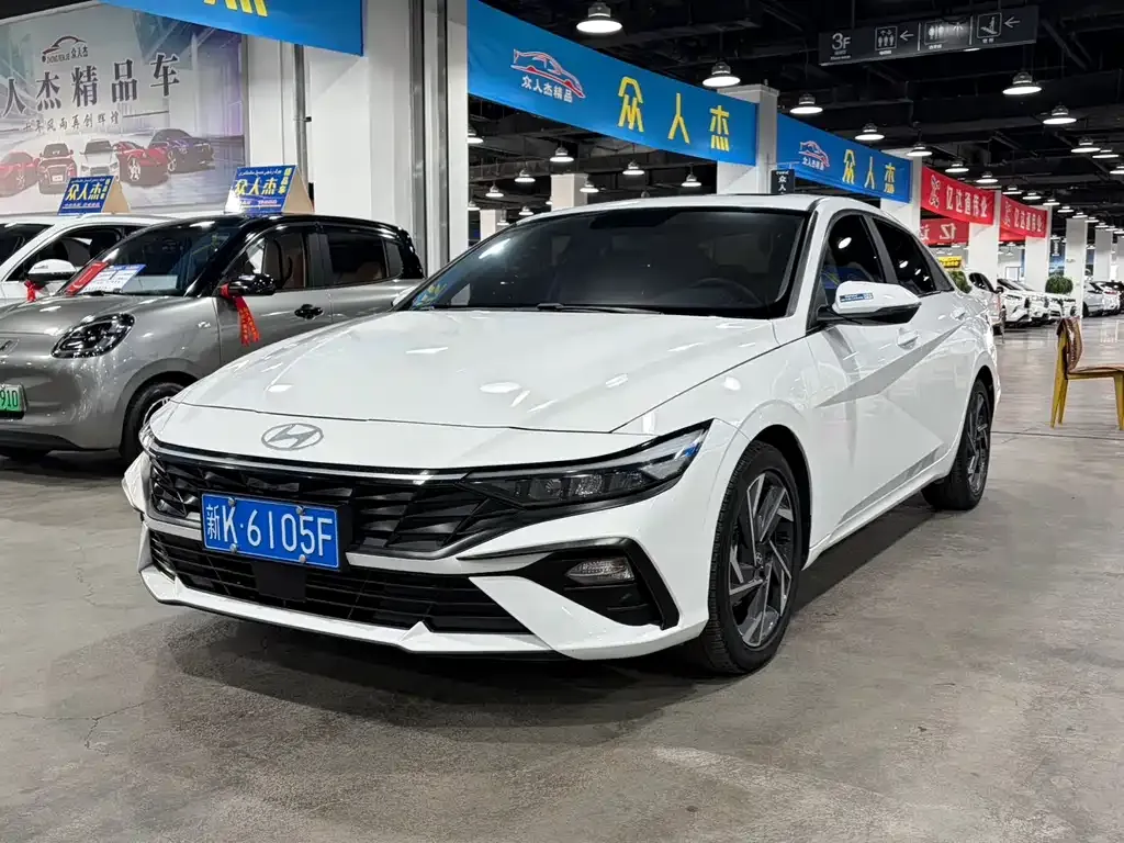 Hyundai Elantra — фото 5