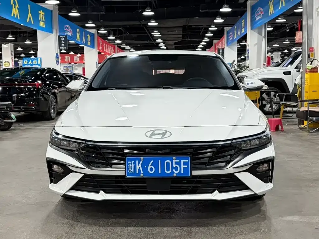 Hyundai Elantra — фото 7