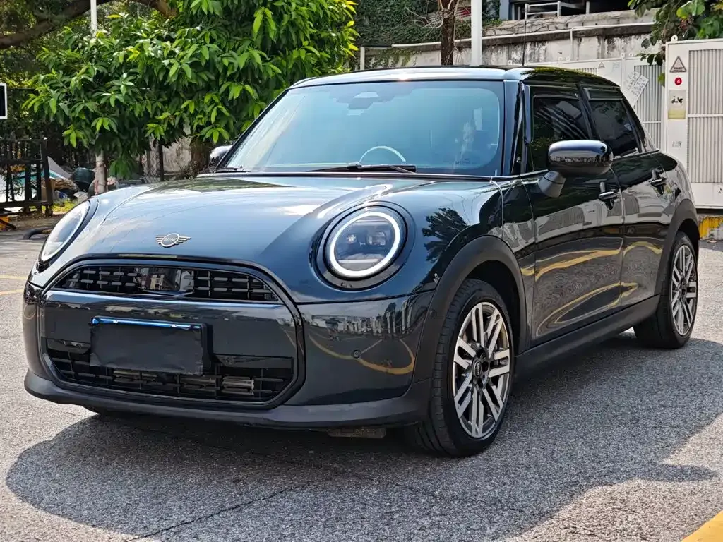 MINI Cooper (3-door) — фото 1