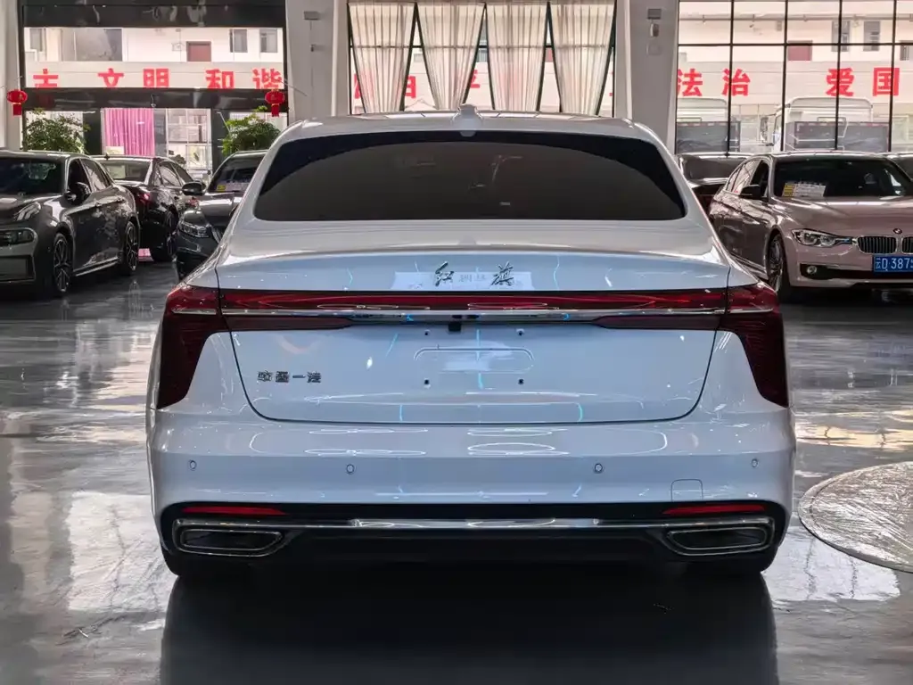 Hongqi H5 — фото 3