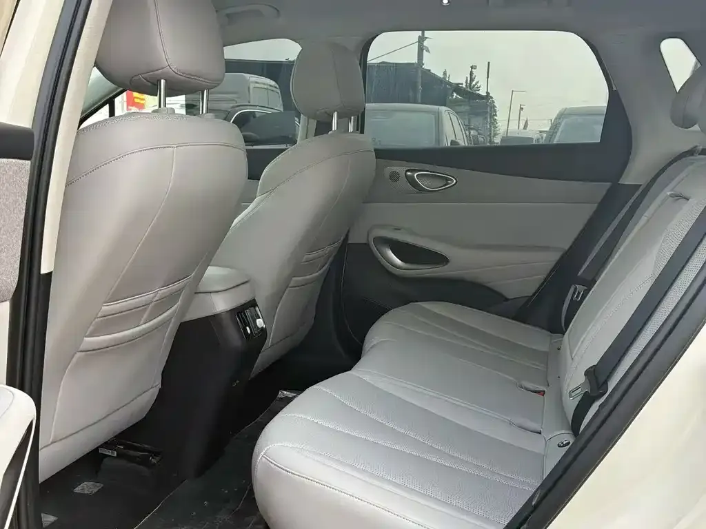 BYD Sealion 05 EV — фото 2